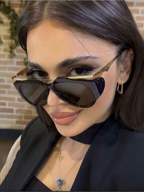 Oversized Black Sunglasses Gold Frame Women Fashion Designer Style Shades